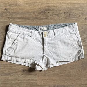 AMERICAN EAGLE Vintage Y2K Light Khaki Shorts Size 8